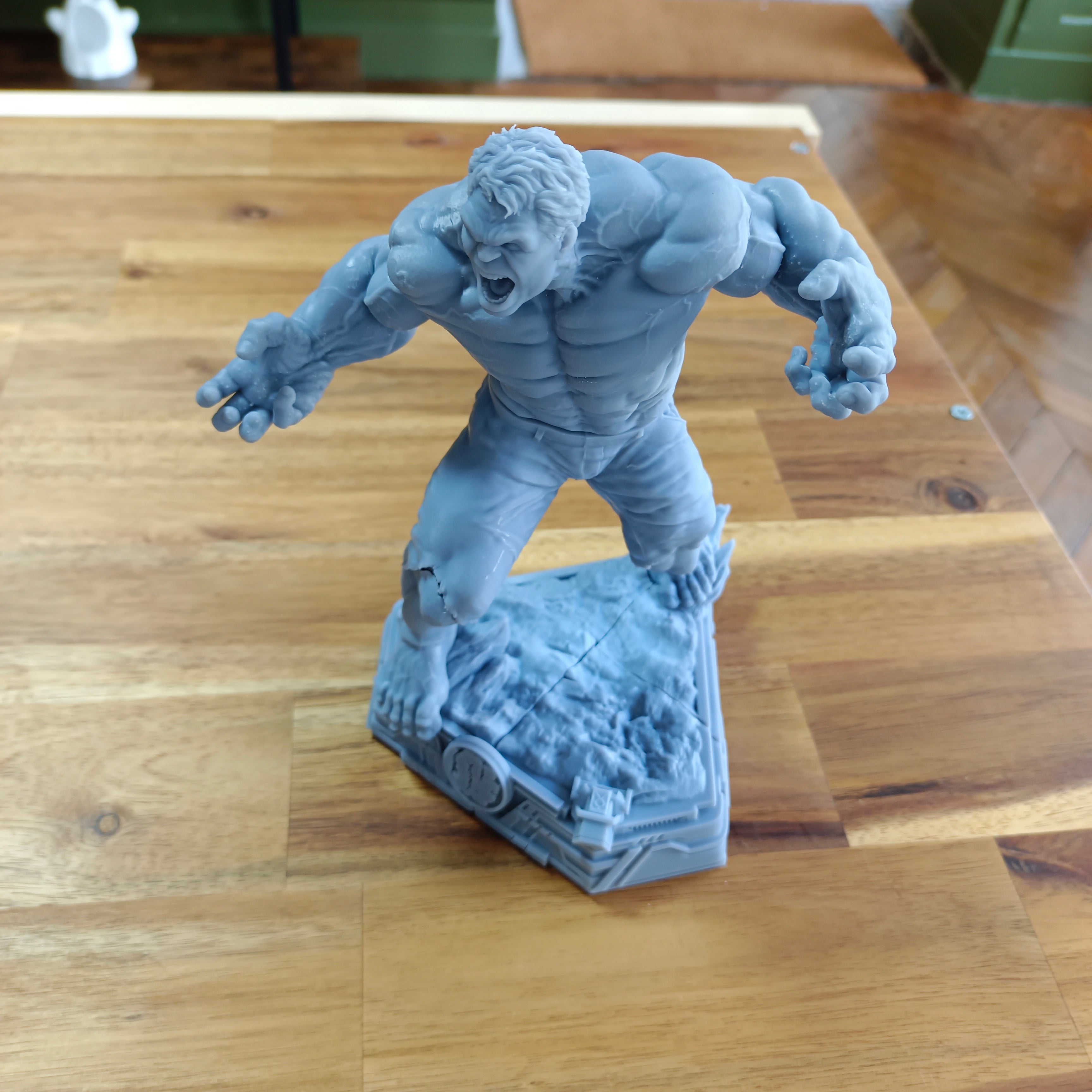 Figurine Hulk a peindre