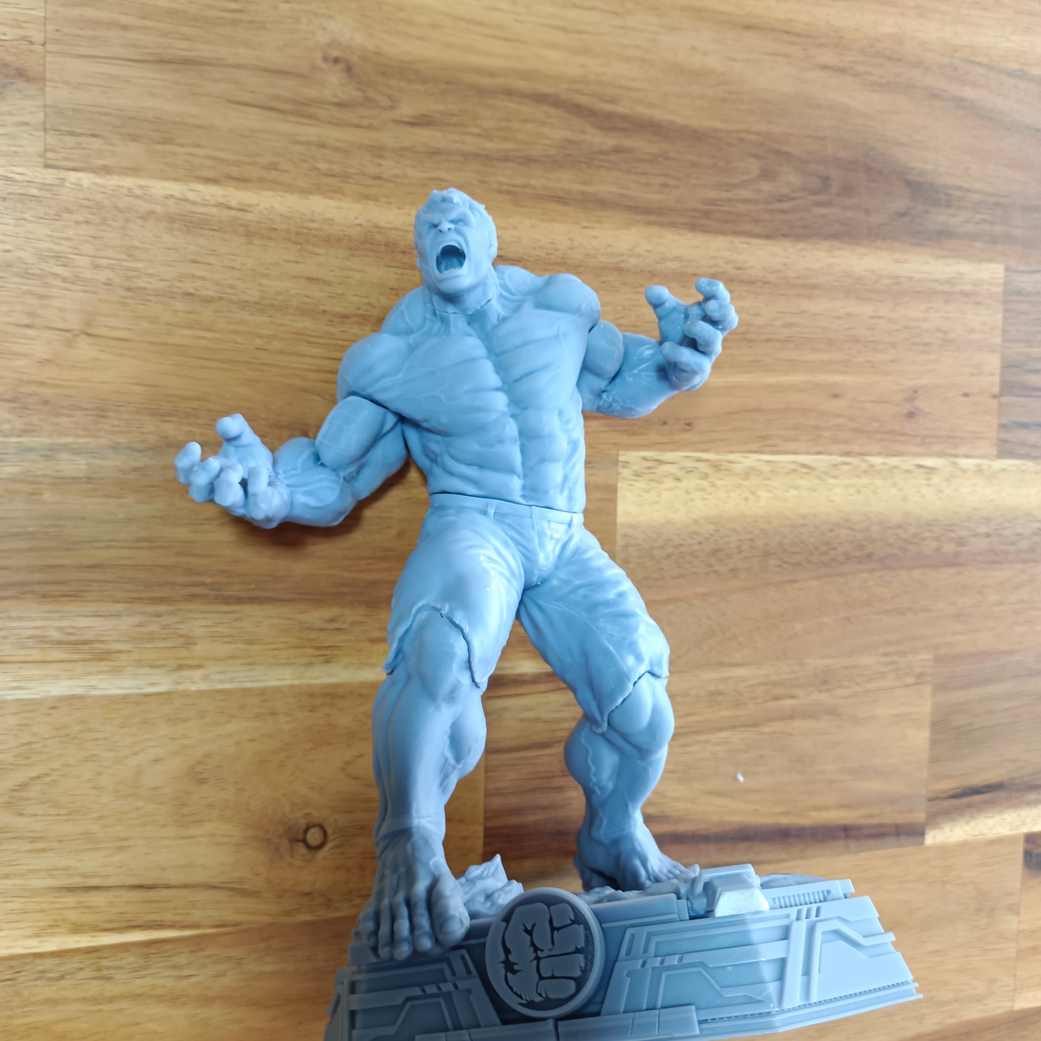 Figurine Hulk a peindre