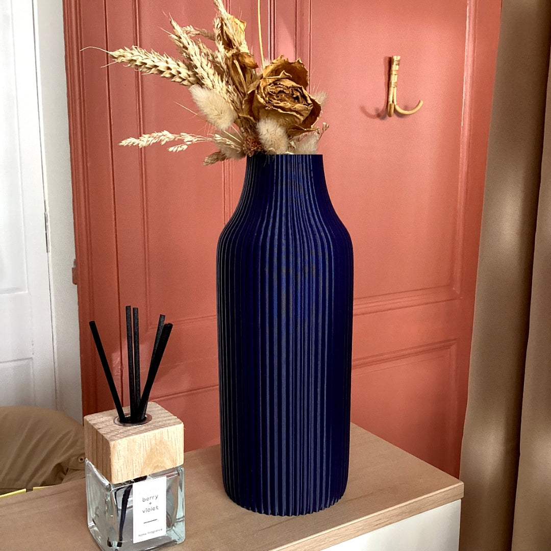 Vase moderne ondulé