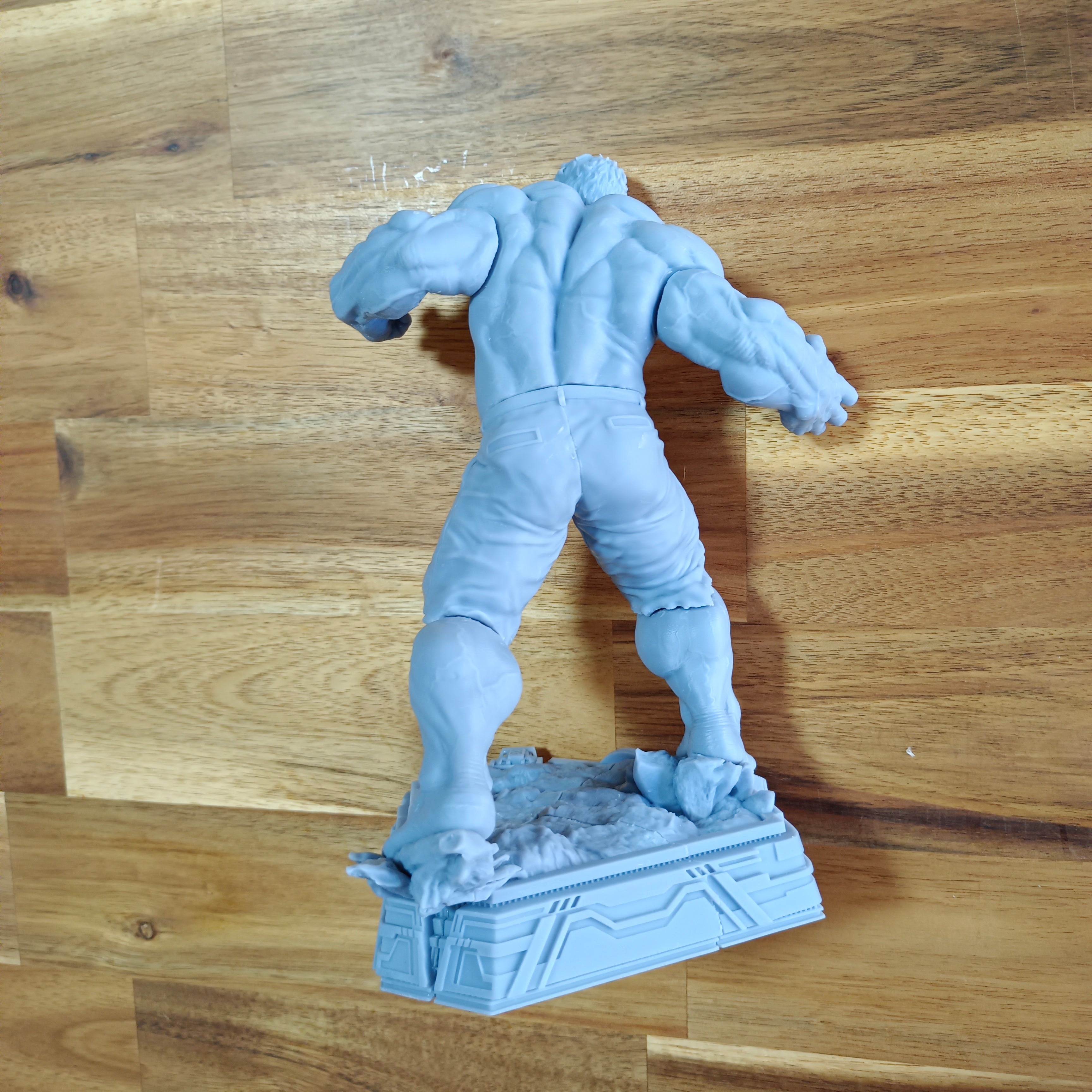 Figurine Hulk a peindre